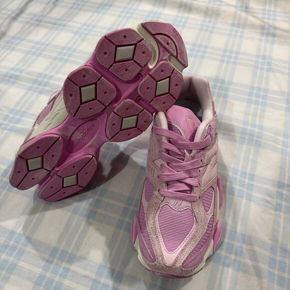 New Balance Pink Low Top Sneakers - Picture 3 of 5